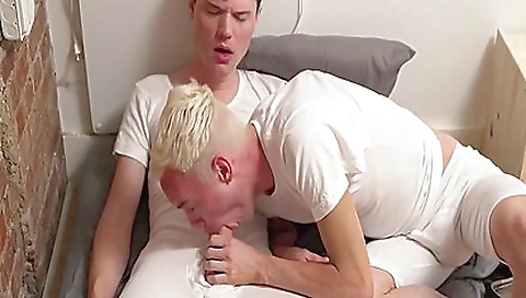 Charming my neighbor themselves gets fucked by her boyfriend
