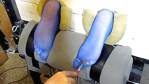 Freshmis and ready for sexy feet